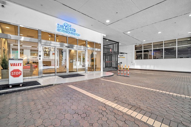 Stunning Bay & City Views •High-Floor Brickell 1BR