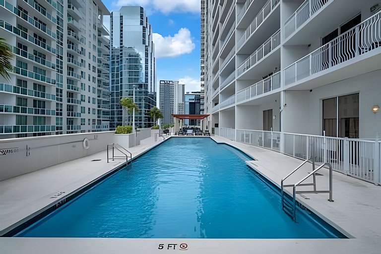 Penthouse-Style 39th Floor • Brickell Bay Views