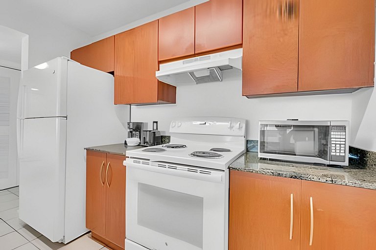 Penthouse-Style 39th Floor • Brickell Bay Views