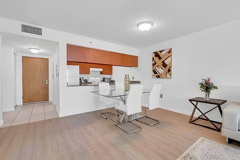Penthouse-Style 39th Floor • Brickell Bay Views