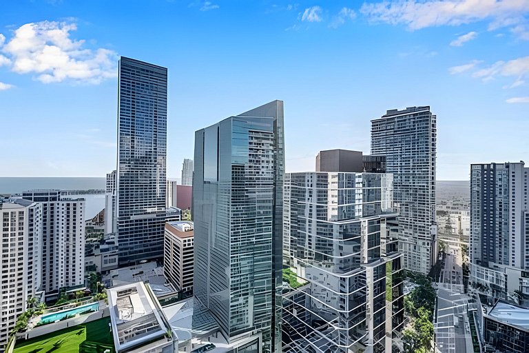 Penthouse-Style 39th Floor • Brickell Bay Views