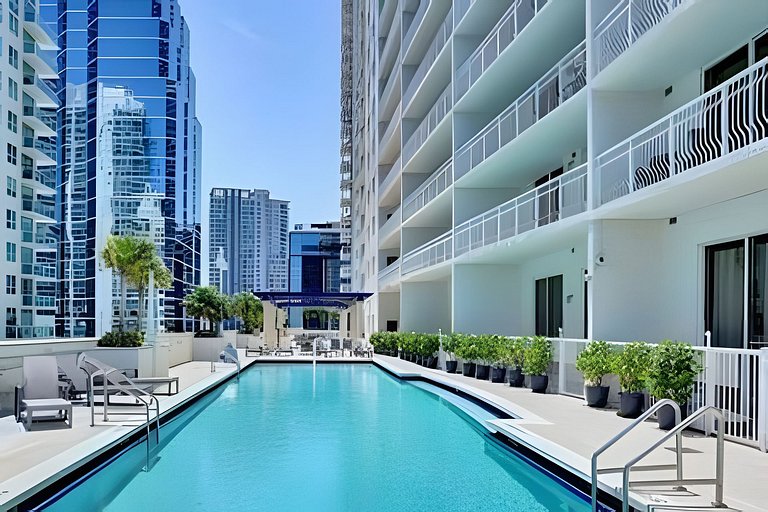 Penthouse-Style 39th Floor • Brickell Bay Views