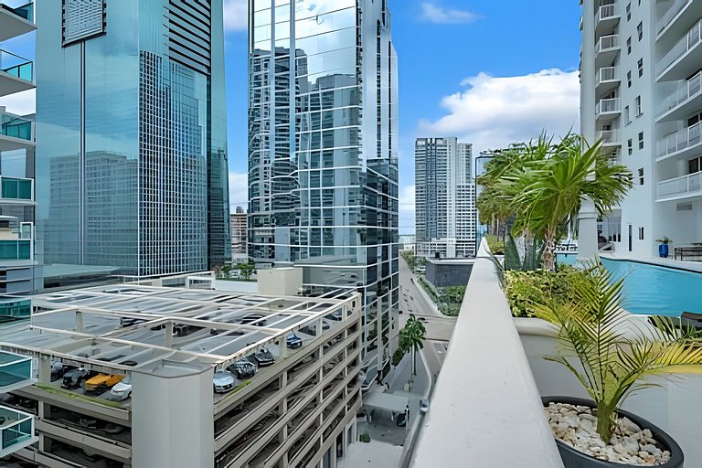 Penthouse-Style 39th Floor • Brickell Bay Views