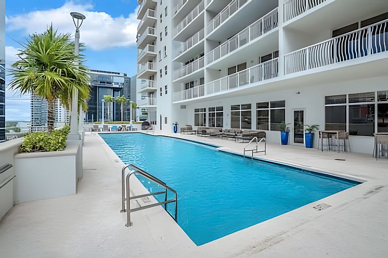 Penthouse-Style 39th Floor • Brickell Bay Views