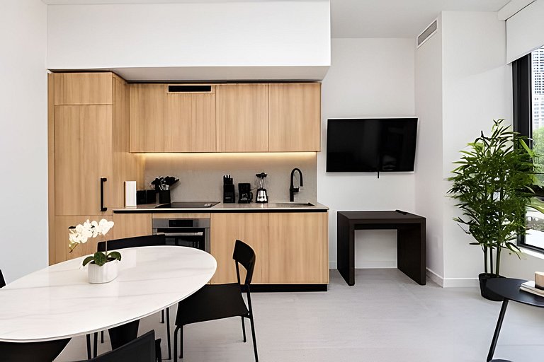 Rare 1BR / 2 Full Baths (Sleeps 5) • Rooftop Pool