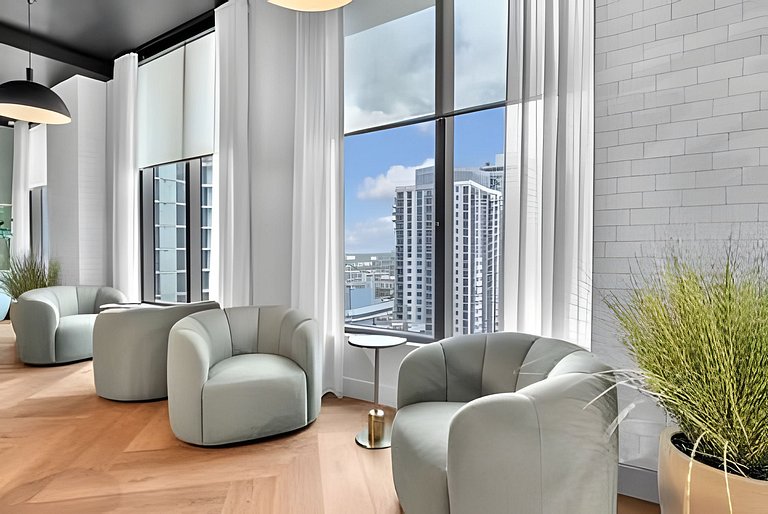 Rare 1BR / 2 Full Baths (Sleeps 5) • Rooftop Pool