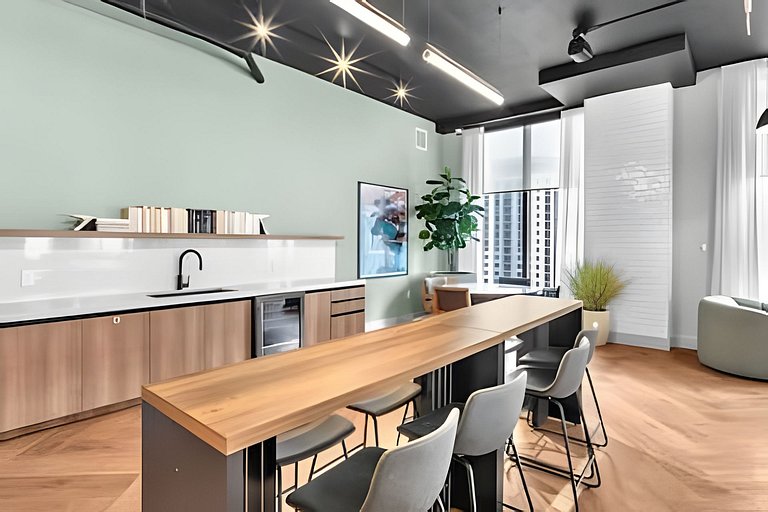Rare 1BR / 2 Full Baths (Sleeps 5) • Rooftop Pool