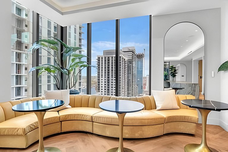 Rare 1BR / 2 Full Baths (Sleeps 5) • Rooftop Pool