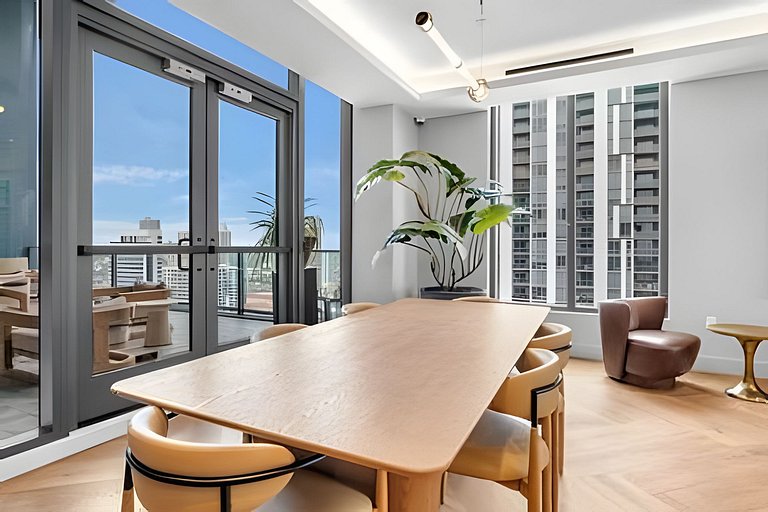Rare 1BR / 2 Full Baths (Sleeps 5) • Rooftop Pool
