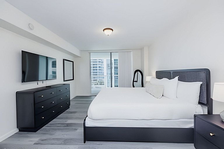 Panoramic Skyline Views •High-Floor Brickell Condo