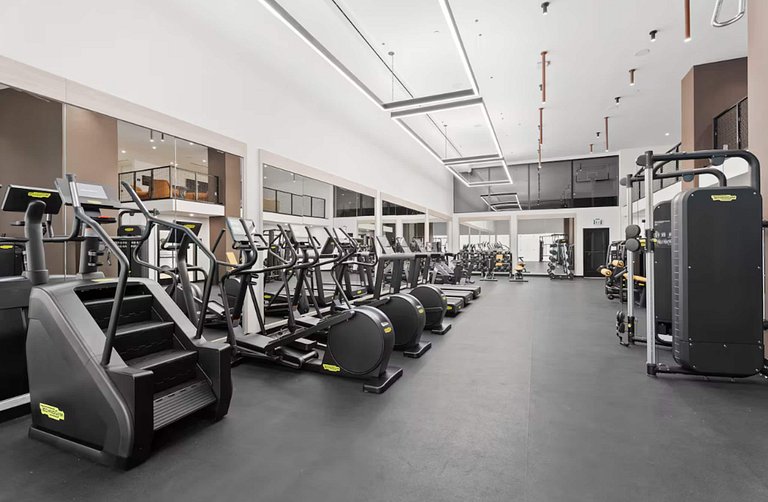 District 225 - Rooftop Pool - Gym - Parking - Downtown Miami