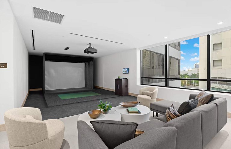 District 225 - Rooftop Pool - Gym - Parking - Downtown Miami