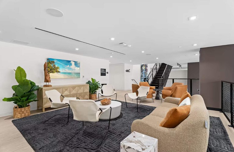 District 225 - Rooftop Pool - Gym - Parking - Downtown Miami