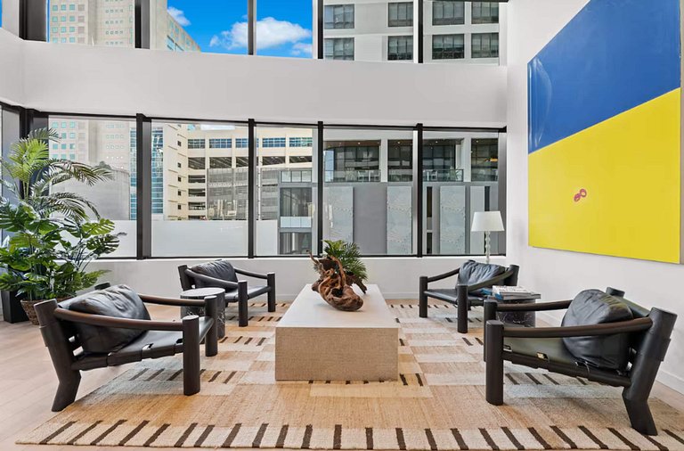 District 225 - Rooftop Pool - Gym - Parking - Downtown Miami