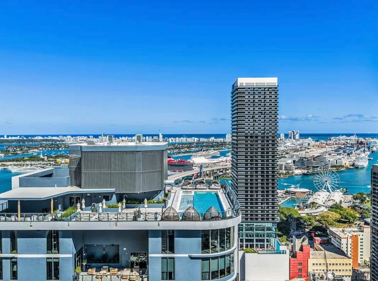 501 First Residences - Pool - Gym -  Downtown Miam