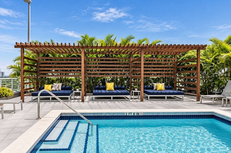 Midblock - Pool - Parking - Midtown Miami