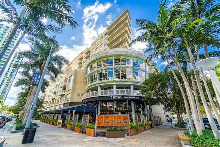 Midblock - Pool - Parking - Midtown Miami