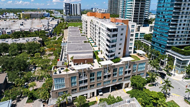 Midblock - Pool - Parking - Midtown Miami
