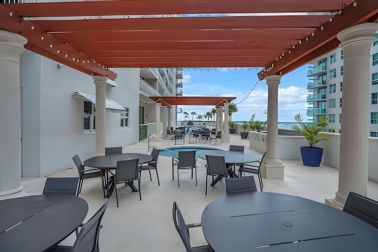 Stunning Bay & City Views •High-Floor Brickell 1BR