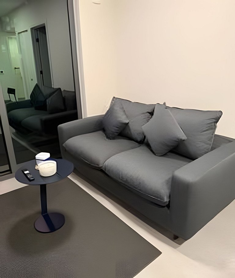 Luxury Downtown 1BR• Rooftop Pool, Gym & Coworking