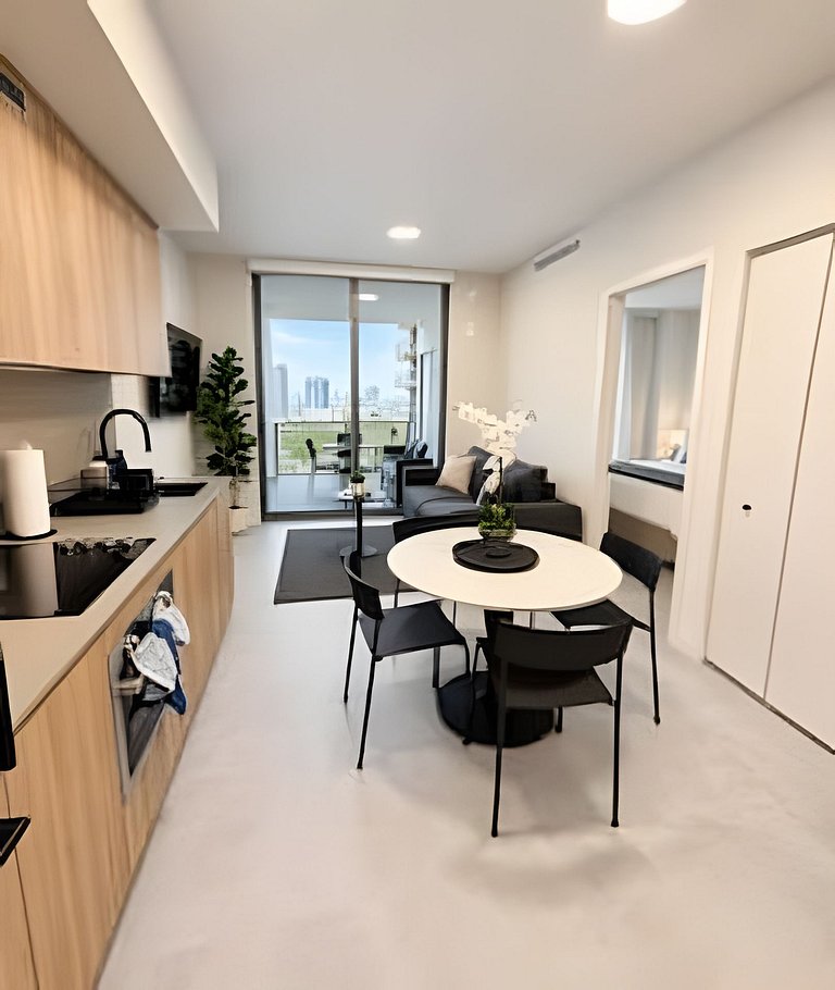 Luxury Downtown 1BR• Rooftop Pool, Gym & Coworking
