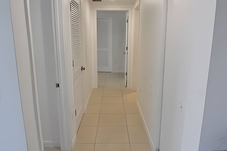 Huge 1,500sqft Lux 2BR • Walk to Design District