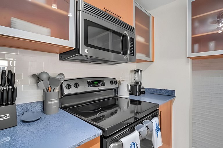 Brickell Bay Views • 25th Fl Condo • Pool & Gym