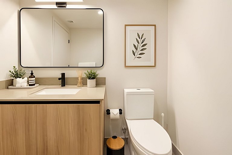 Sleek Downtown Studio • Rooftop Pool & Coworking
