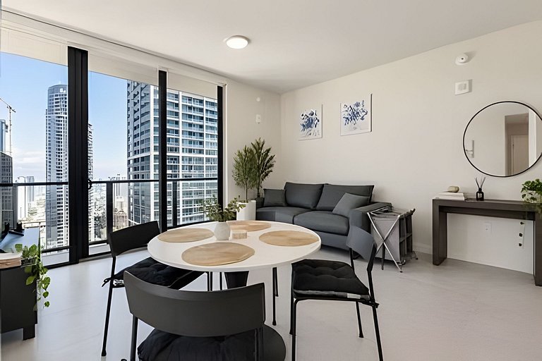 Epic Bay Views • 34th Fl Luxury 1BR • Rooftop Pool