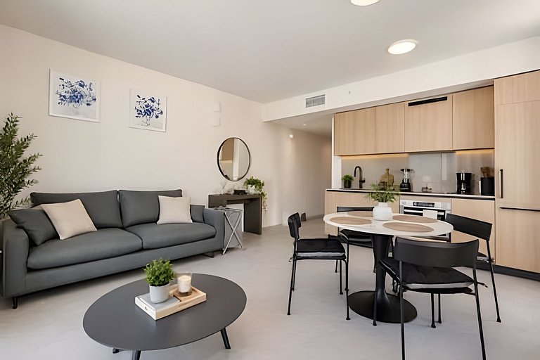 Epic Bay Views • 34th Fl Luxury 1BR • Rooftop Pool