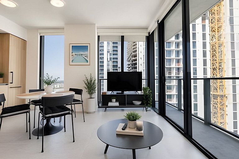 Epic Bay Views • 34th Fl Luxury 1BR • Rooftop Pool