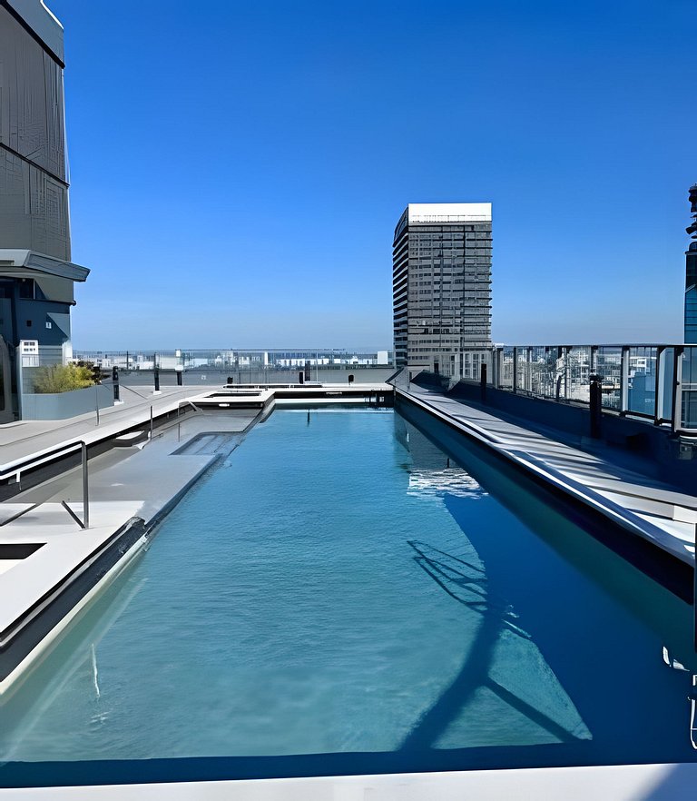 Epic Bay Views • 34th Fl Luxury 1BR • Rooftop Pool