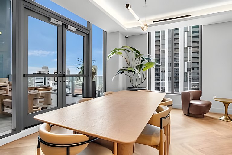 36th Floor Studio Sleeps 4•Hotel-Style Pool & Gym