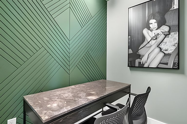 36th Floor Studio Sleeps 4•Hotel-Style Pool & Gym