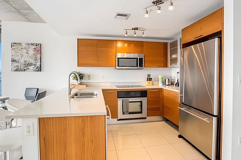 Modern 2BR in Midtown • Walk to Wynwood & Shops