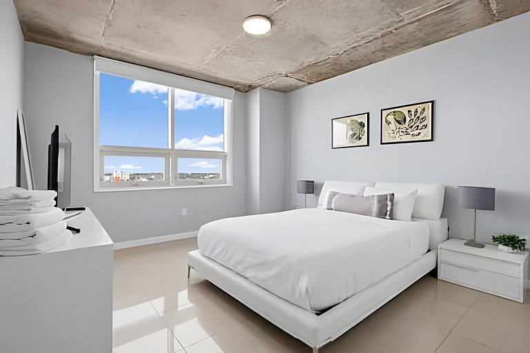 Modern 2BR in Midtown • Walk to Wynwood & Shops