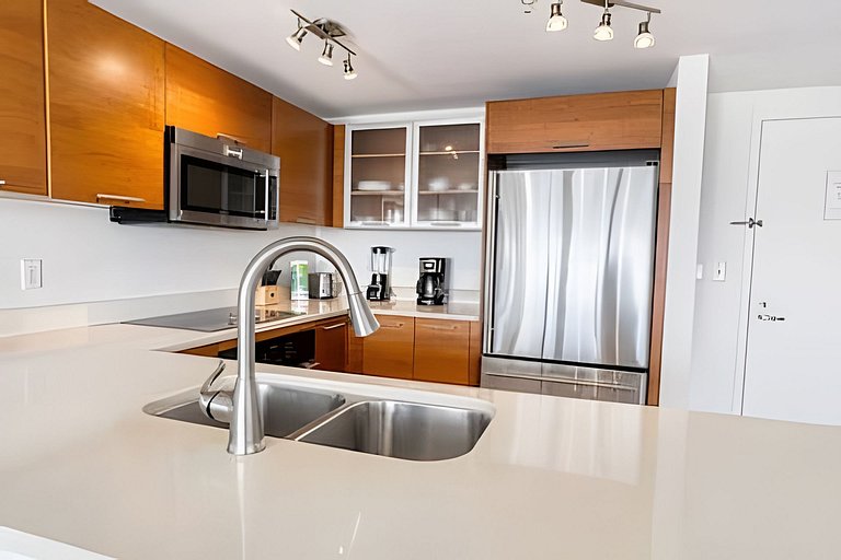 Modern 2BR in Midtown • Walk to Wynwood & Shops