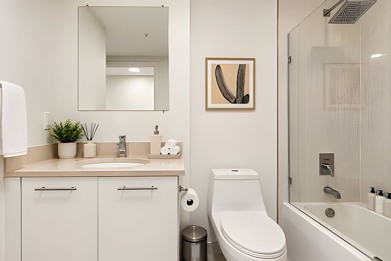 Modern 2BR in Midtown • Walk to Wynwood & Shops