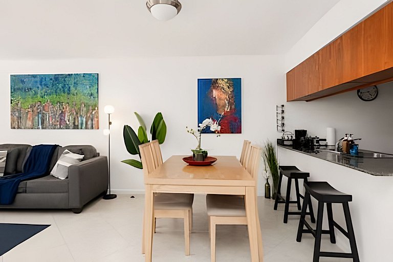 Brickell 1BR • Pool • High Floor • Walk to All