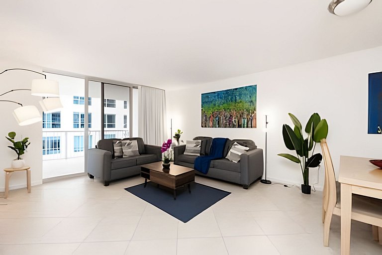 Brickell 1BR • Pool • High Floor • Walk to All