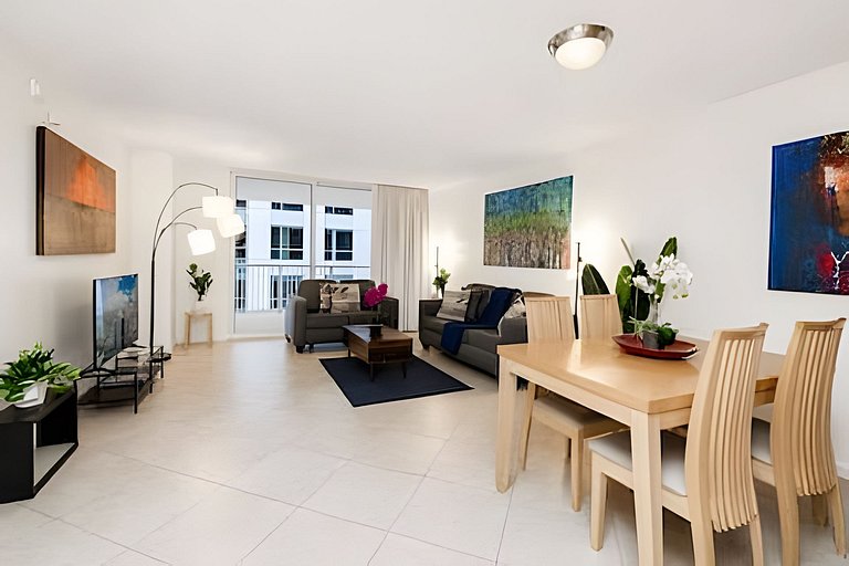 Brickell 1BR • Pool • High Floor • Walk to All