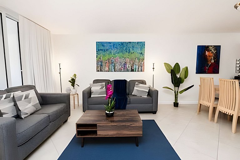 Brickell 1BR • Pool • High Floor • Walk to All