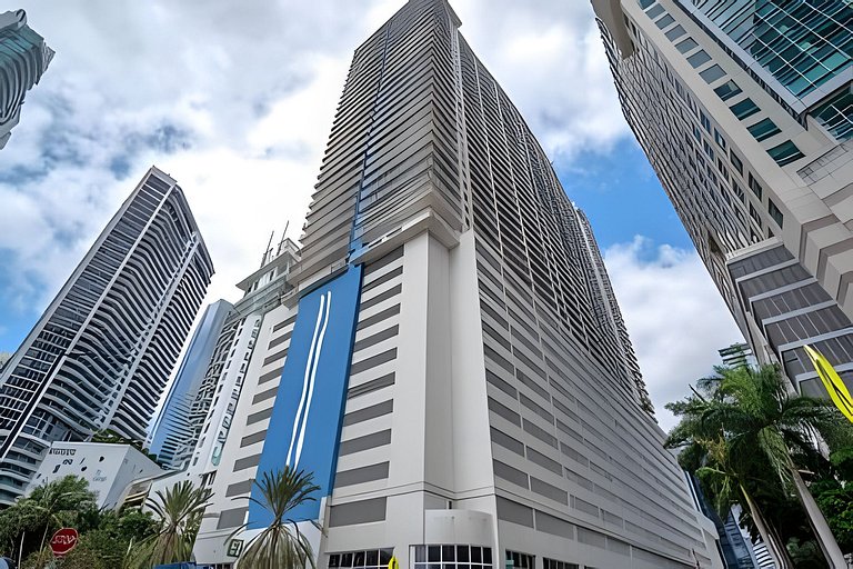 Brickell 1BR • Pool • High Floor • Walk to All