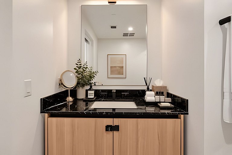 Spacious Downtown Studio | Fits 4 | Free Parking