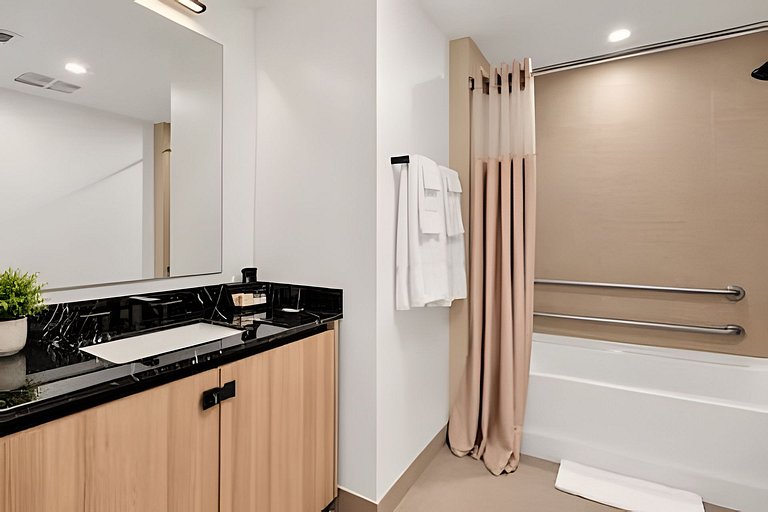 Spacious Downtown Studio | Fits 4 | Free Parking