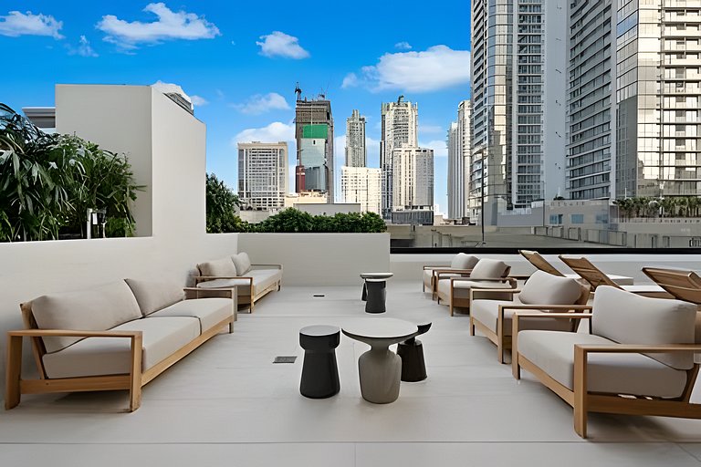 Spacious Downtown Studio | Fits 4 | Free Parking