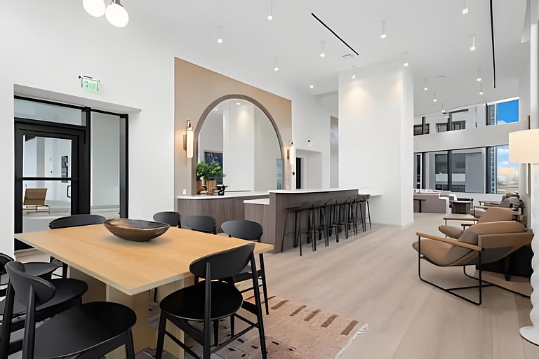 Spacious Downtown Studio | Fits 4 | Free Parking