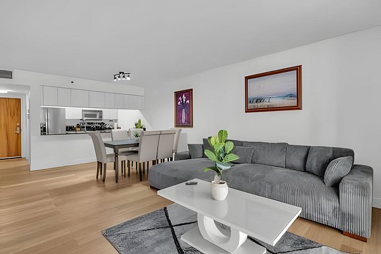 Stylish Brickell Apartment • Sleeps 5 FREE Parking