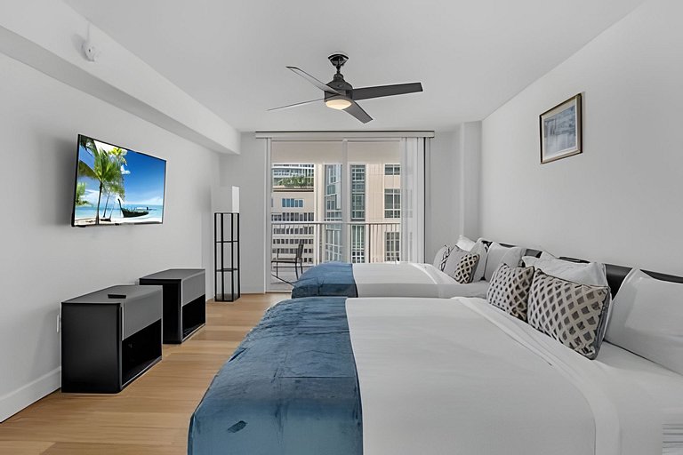 Stylish Brickell Apartment • Sleeps 5 FREE Parking
