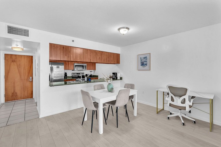 Stunning Bay & City Views •High-Floor Brickell 1BR